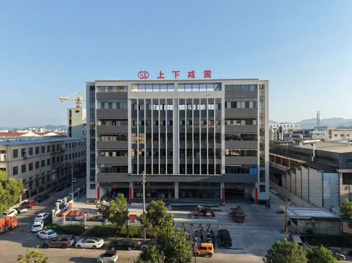 폭발물! 18,000㎡ 6층 규모의 새로운 공장이 공개되었습니다!